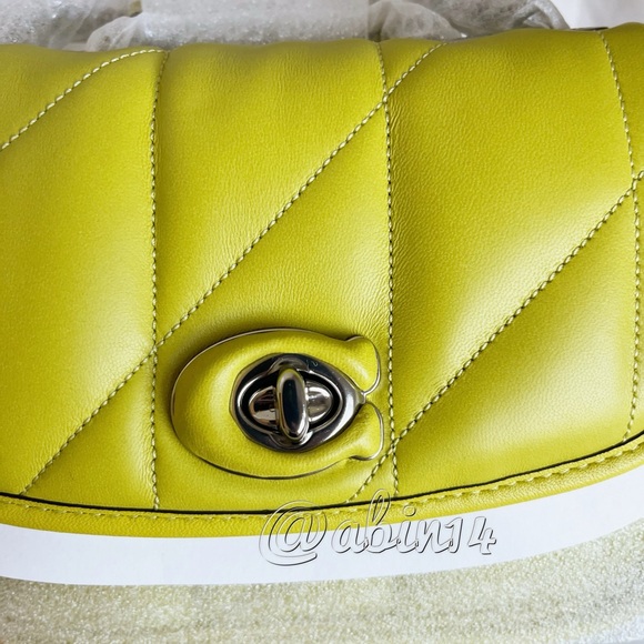 NWT Coach Leather Pillow Madison 18 with Quilting Shoulder Bag Key Lime color - Picture 7 of 11